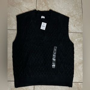 Cotton on black women vest brand new size S but runs oversized can fit M/L